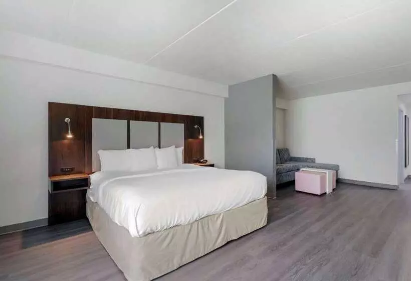 Отель Comfort Suites Mt. Julietnashville Area