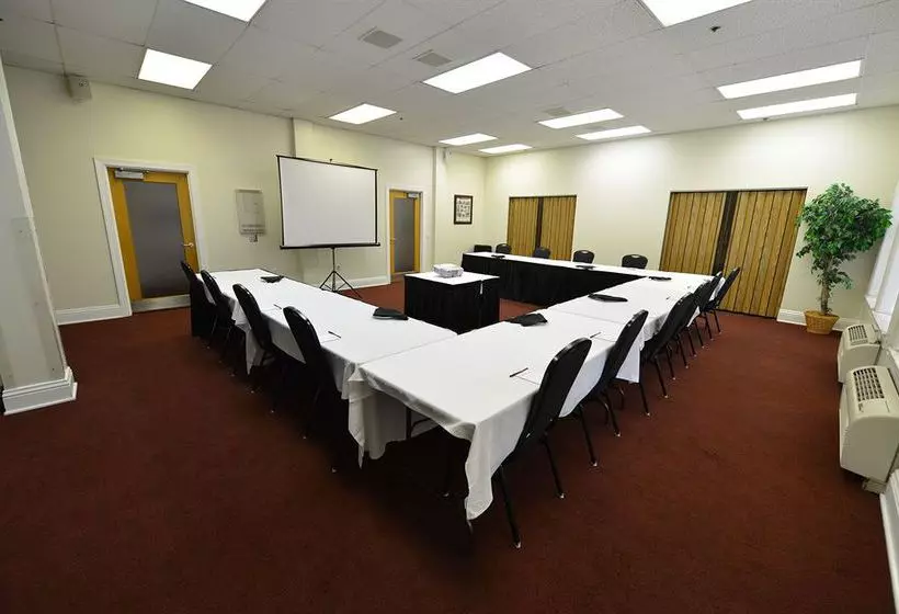 Hotel Cumberland Inn