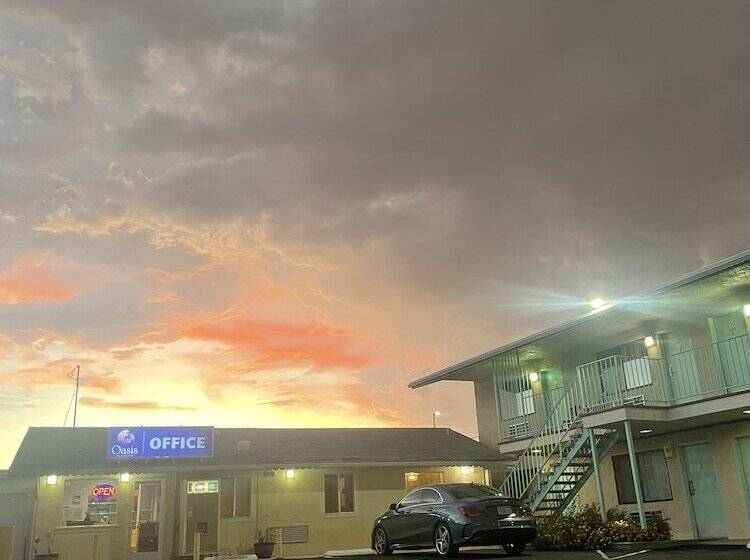 בית מלון כפרי Howard Johnson By Wyndham Ridgecrest, Ca