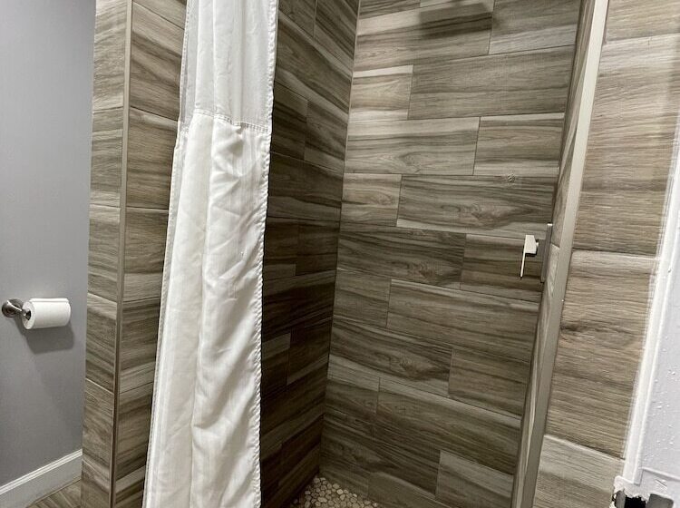 בית מלון כפרי Howard Johnson By Wyndham Ridgecrest, Ca