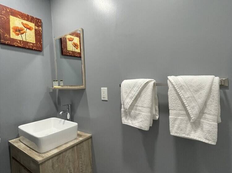 בית מלון כפרי Howard Johnson By Wyndham Ridgecrest, Ca