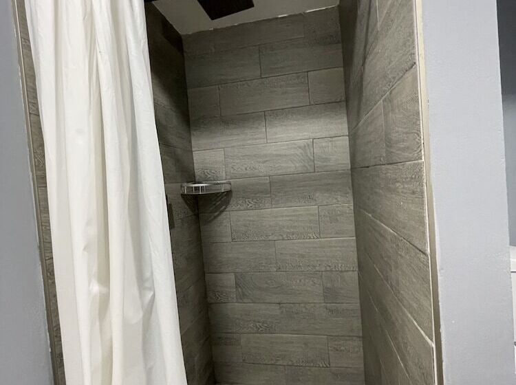 בית מלון כפרי Howard Johnson By Wyndham Ridgecrest, Ca