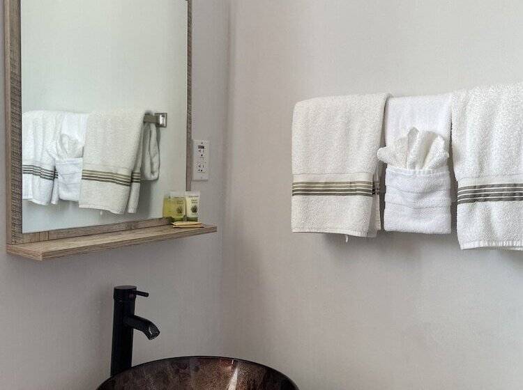 בית מלון כפרי Howard Johnson By Wyndham Ridgecrest, Ca