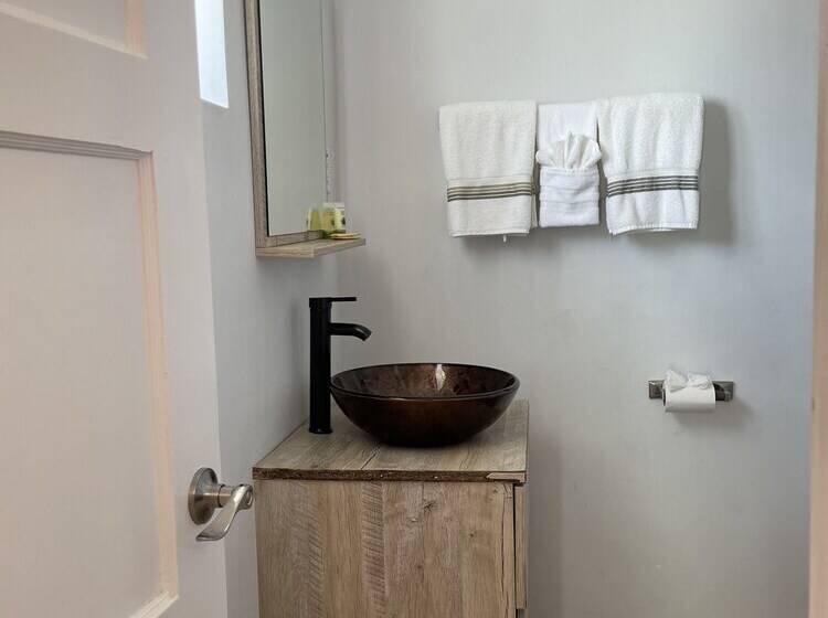 בית מלון כפרי Howard Johnson By Wyndham Ridgecrest, Ca