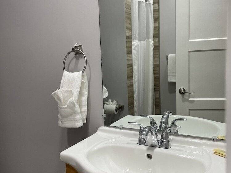 בית מלון כפרי Howard Johnson By Wyndham Ridgecrest, Ca