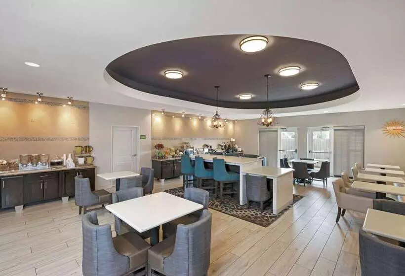 هتل La Quinta By Wyndham Houston Energy Corridor