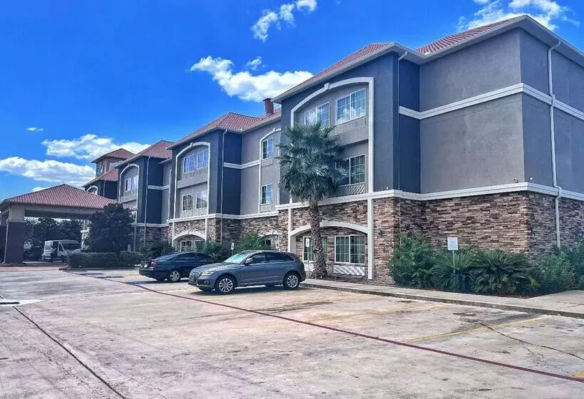 هتل La Quinta By Wyndham Houston Energy Corridor