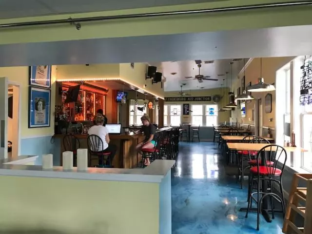 Отель Lake Inn And Restaurant