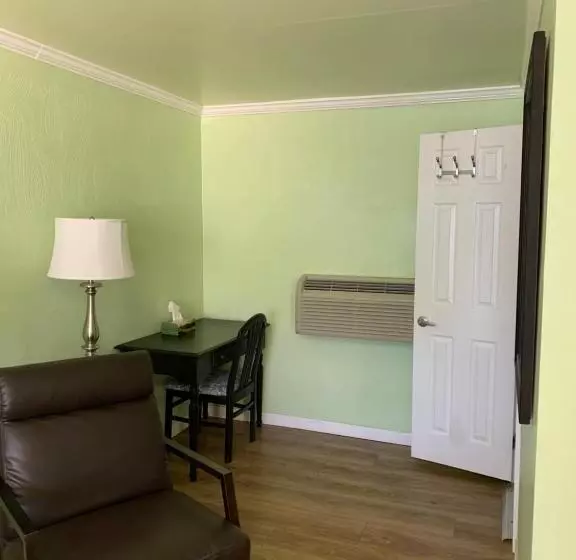 Отель Lake Inn And Restaurant