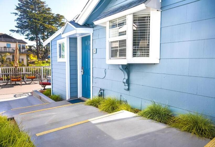 Отель Ocean Echo Inn & Beach Cottages