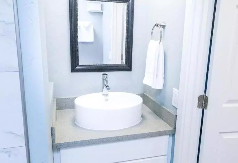 בית מלון כפרי Ocean Echo Inn & Beach Cottages