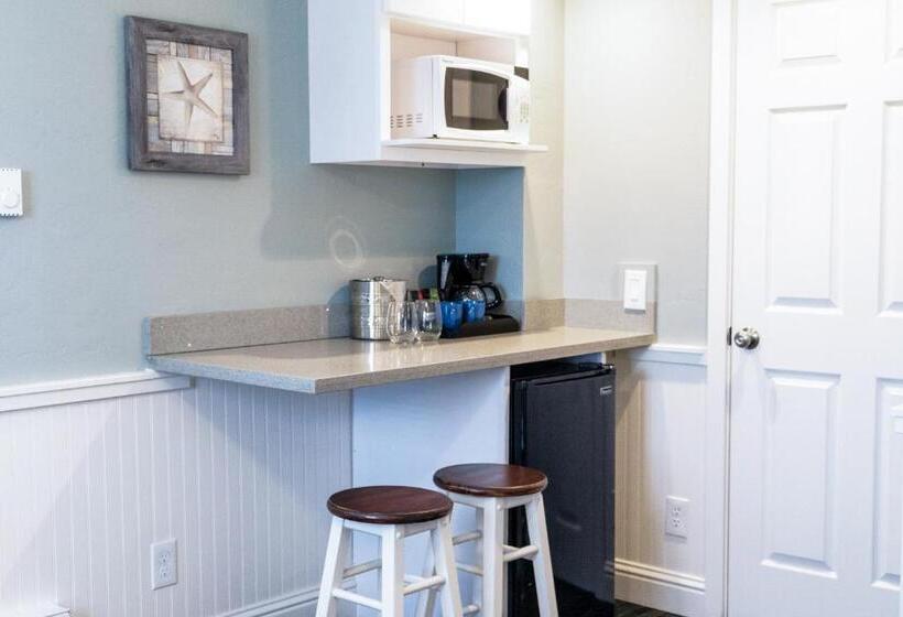 Отель Ocean Echo Inn & Beach Cottages