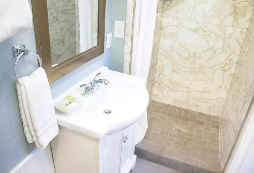 בית מלון כפרי Ocean Echo Inn & Beach Cottages