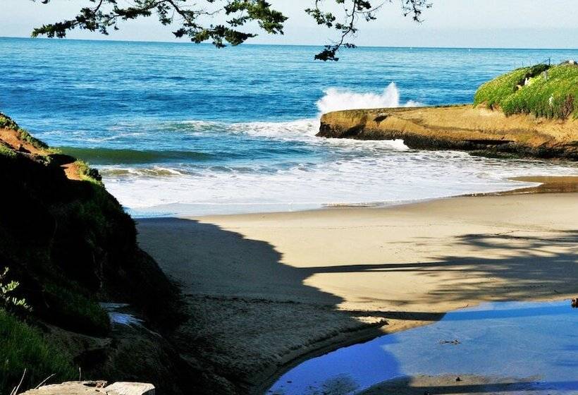 Отель Ocean Echo Inn & Beach Cottages