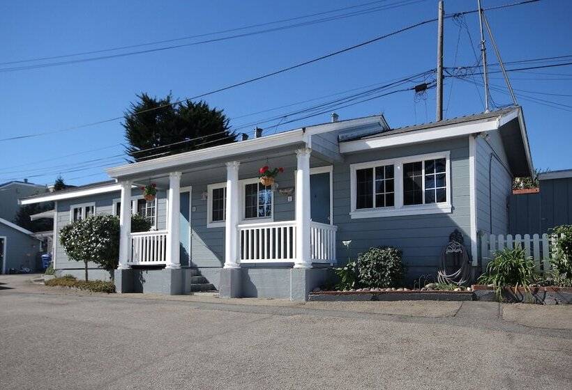 Отель Ocean Echo Inn & Beach Cottages