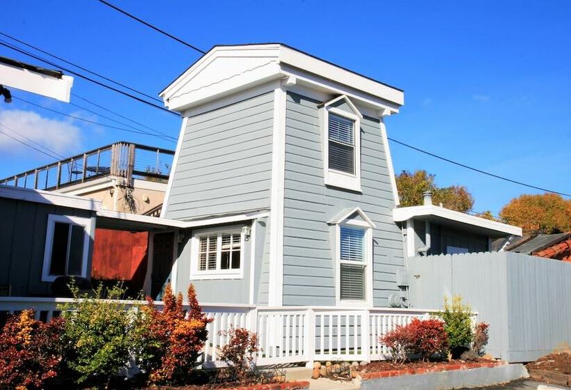 Отель Ocean Echo Inn & Beach Cottages