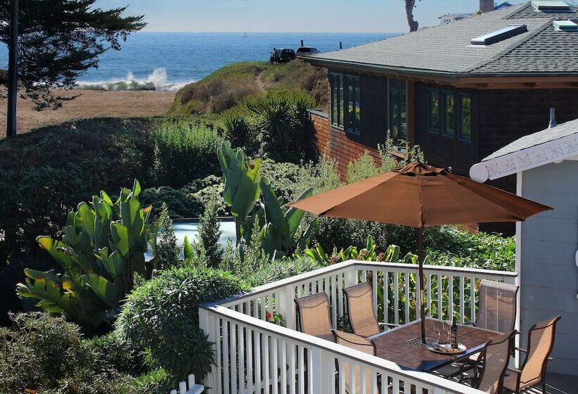 Отель Ocean Echo Inn & Beach Cottages