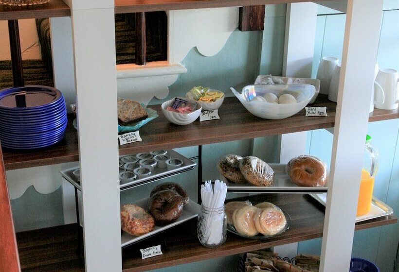 Отель Ocean Echo Inn & Beach Cottages