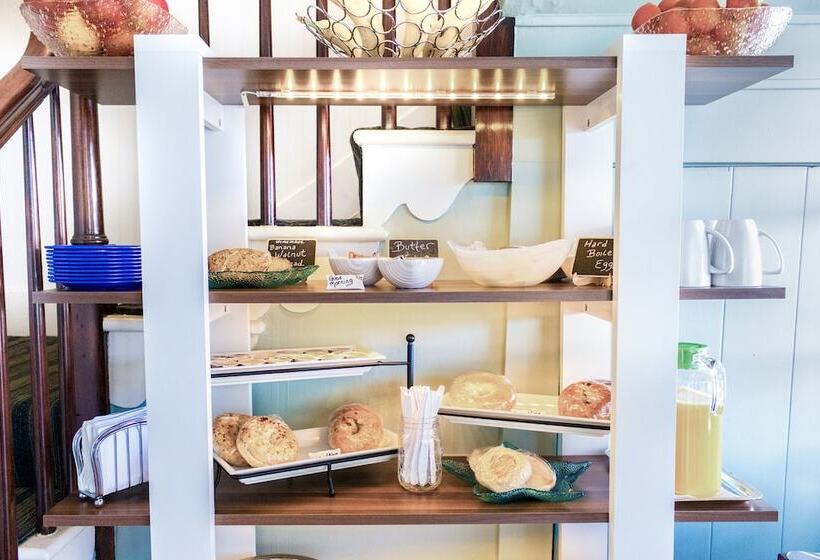 Отель Ocean Echo Inn & Beach Cottages