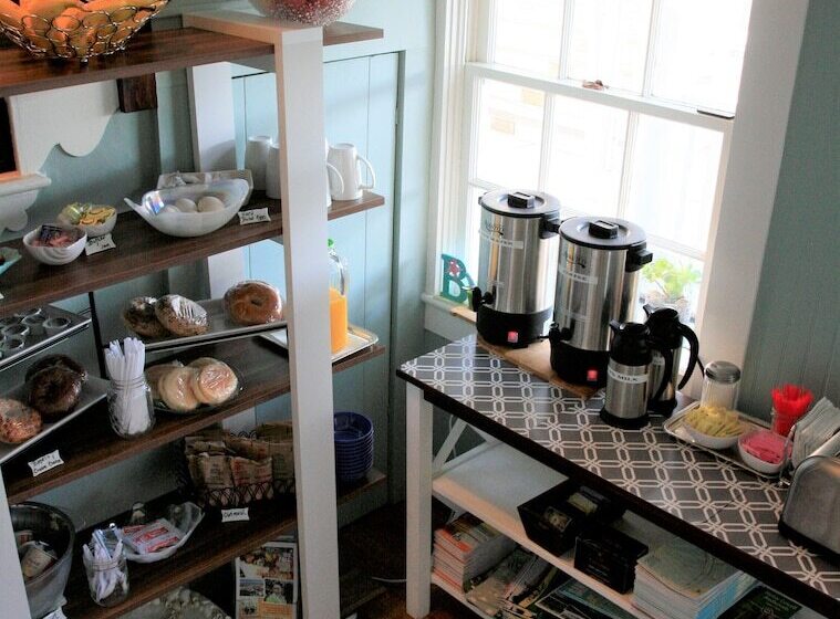 Отель Ocean Echo Inn & Beach Cottages