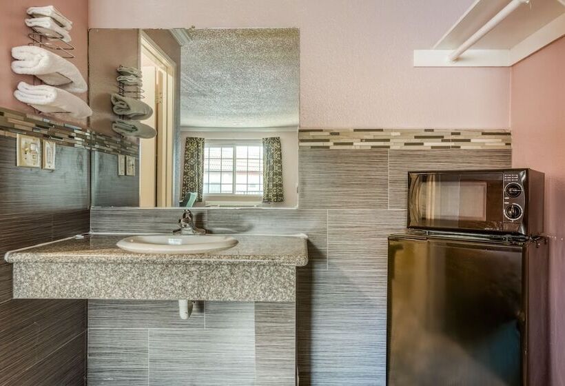 فندق Passport Inn