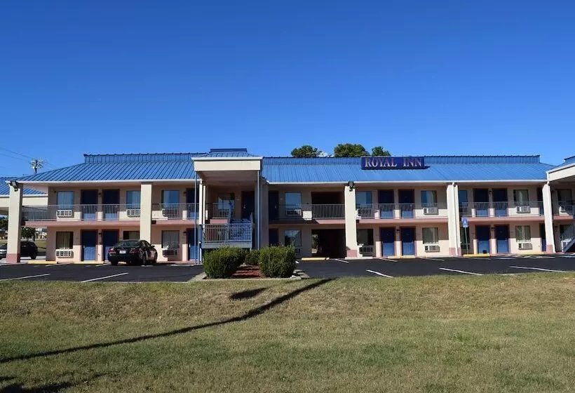 Отель Royal Inn & Suites