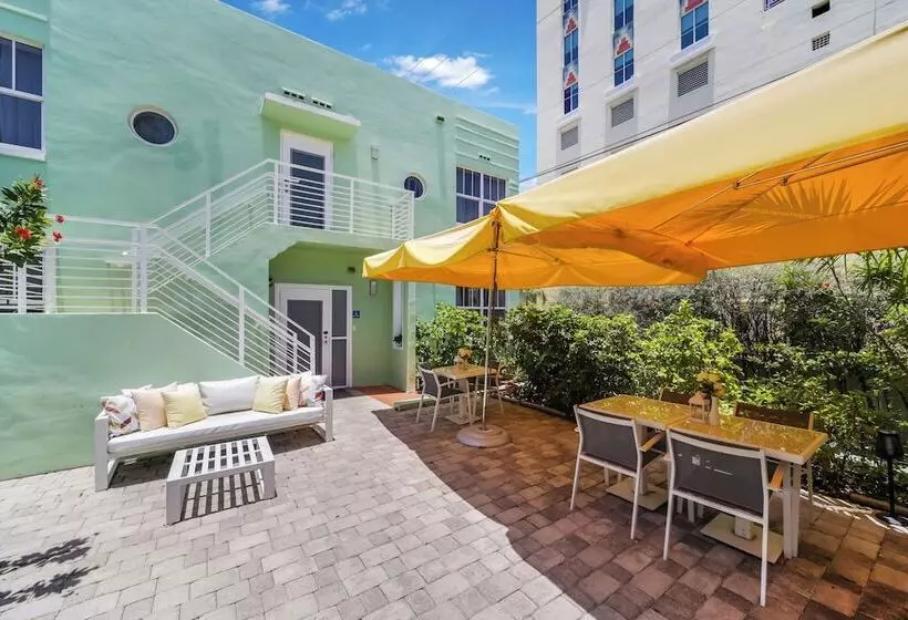 هتل Villa Italia South Beach