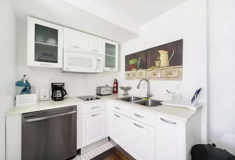 هتل Villa Italia South Beach