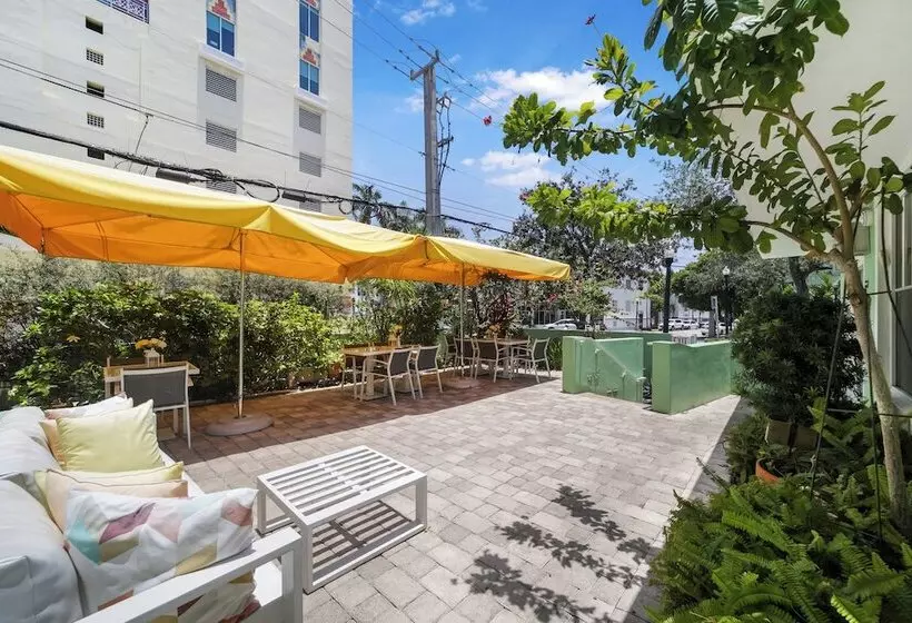 هتل Villa Italia South Beach