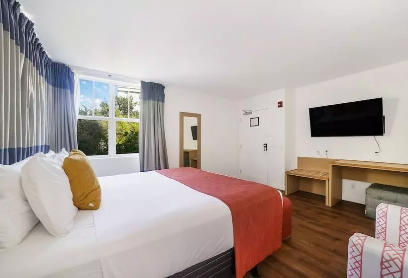 هتل Villa Italia South Beach