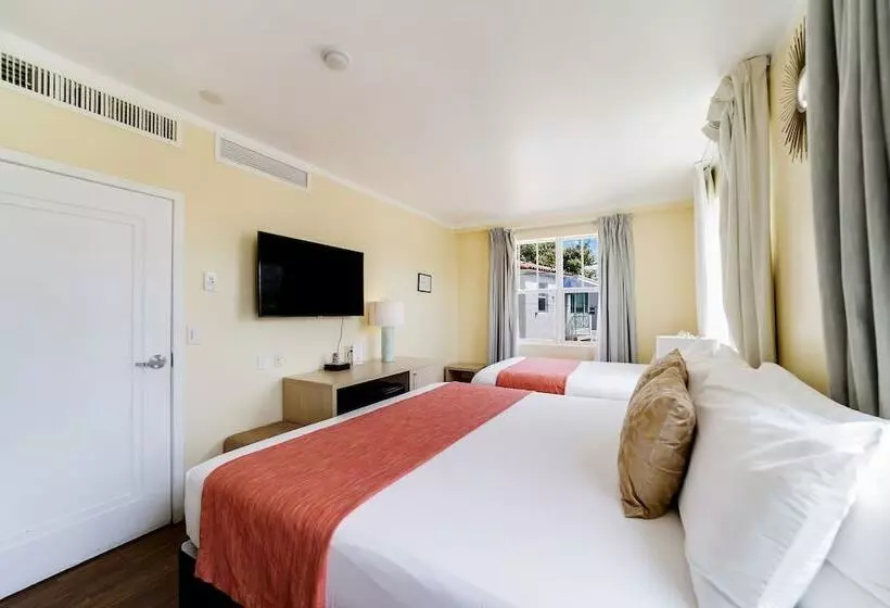 هتل Villa Italia South Beach