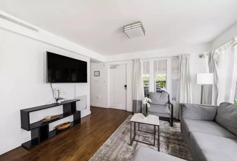 هتل Villa Italia South Beach