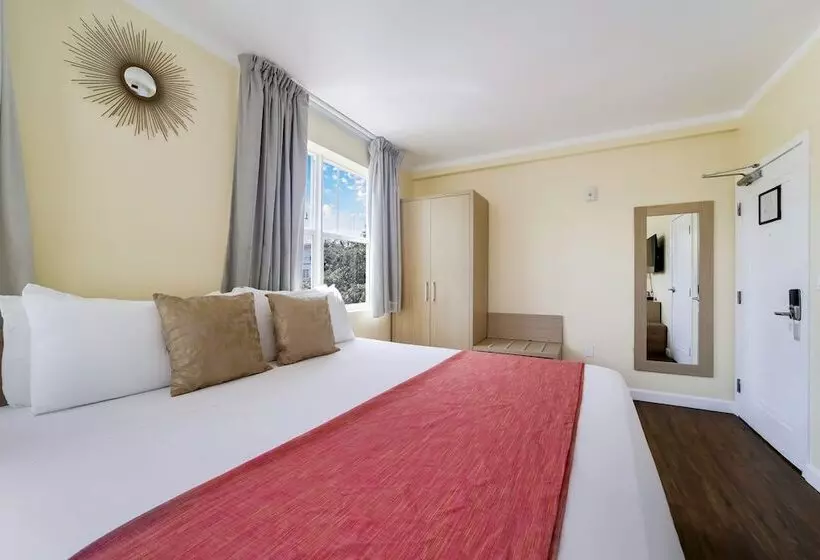 هتل Villa Italia South Beach