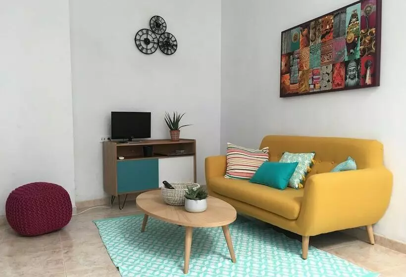 La Moraga De Poniente Malaga Hostel