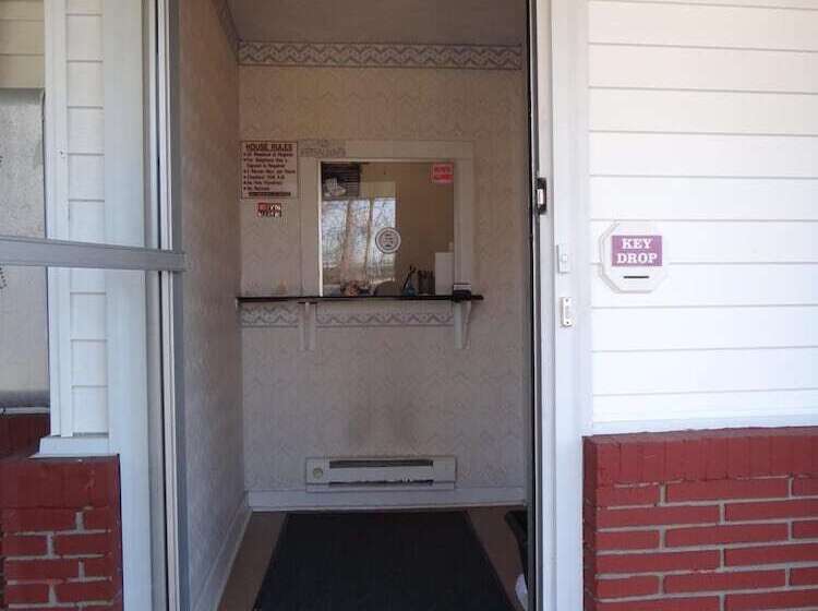 Мотель Budget Motor Inn Mahopac