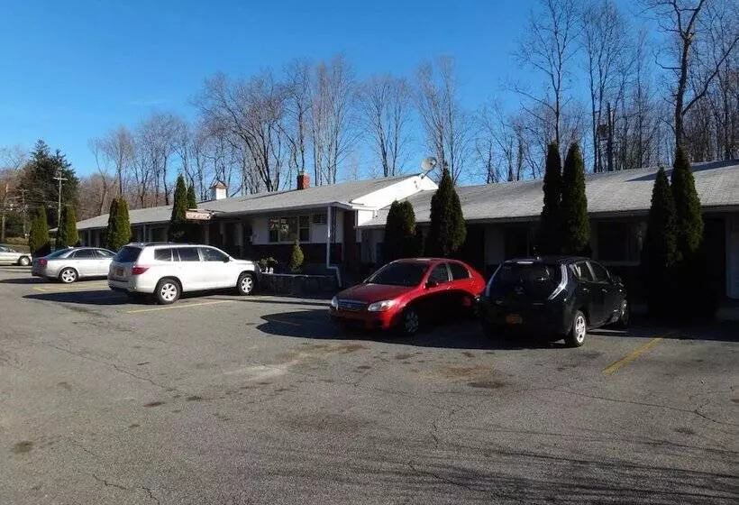 モーテル Budget Motor Inn  Mahopac