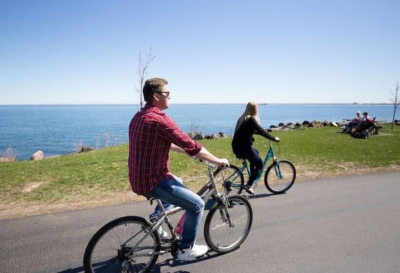 منتجع Beacon Pointe On Lake Superior