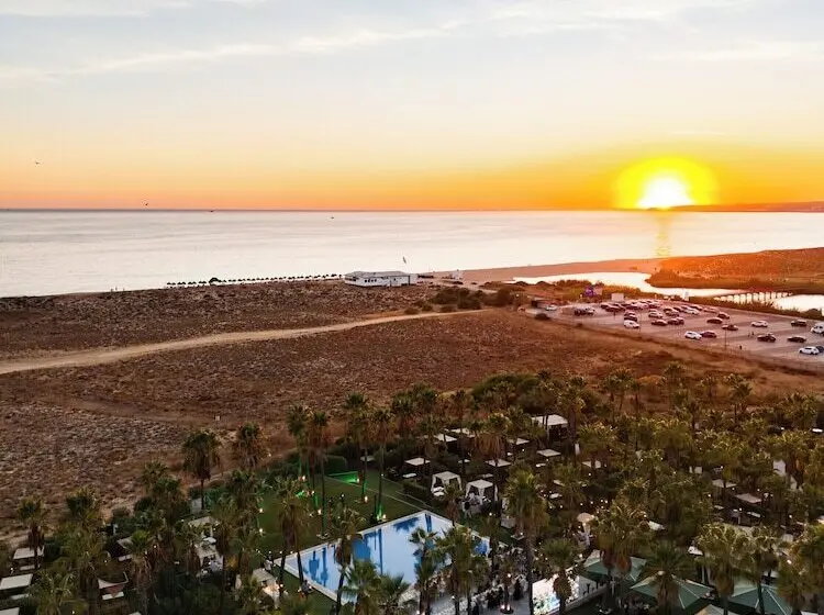 Wine & Books by the Sea, Algarve Resort