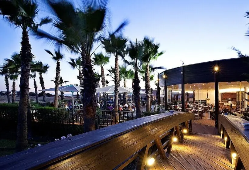 Wine & Books by the Sea, Algarve Resort