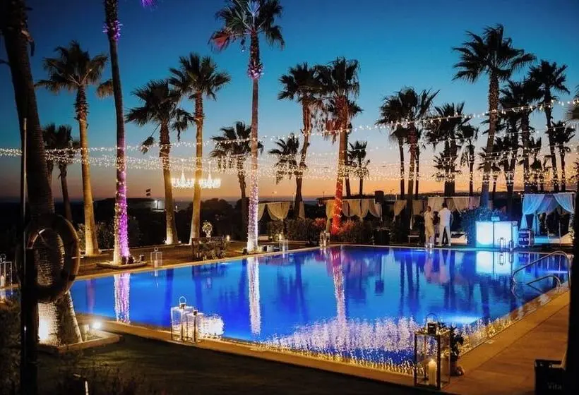 Wine & Books by the Sea, Algarve Resort