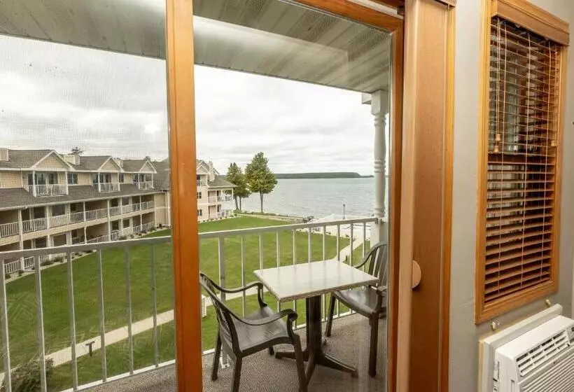 Westwood Shores Waterfront Resort