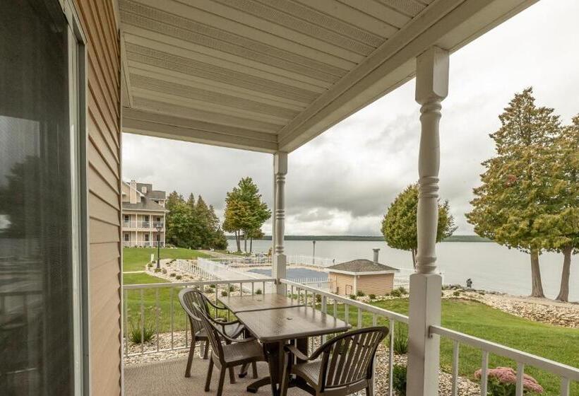 Westwood Shores Waterfront Resort