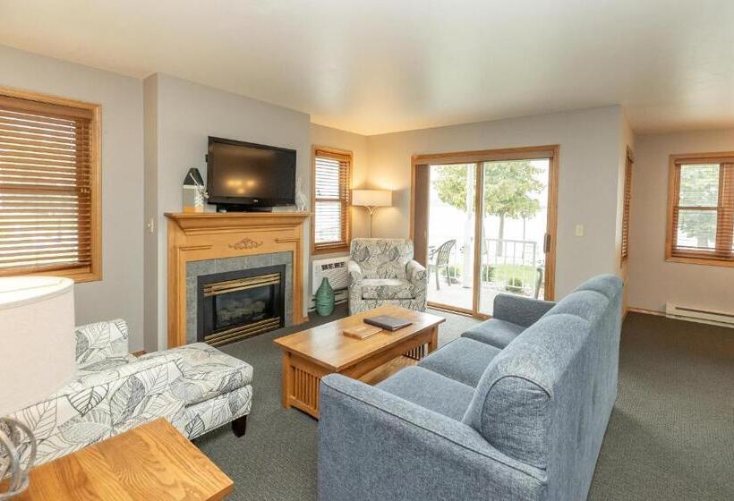 Westwood Shores Waterfront Resort