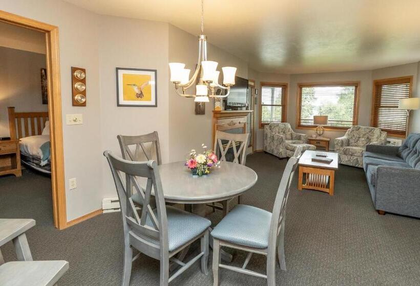 Westwood Shores Waterfront Resort