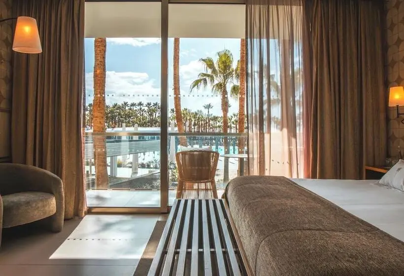 Wine & Books by the Sea, Algarve Resort