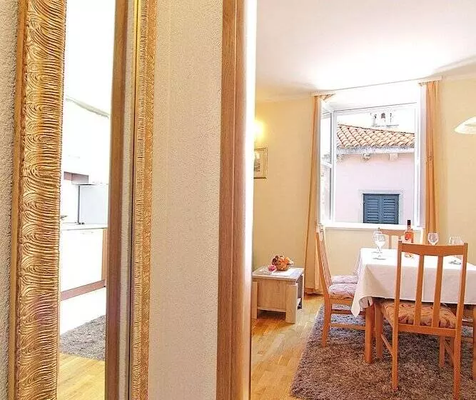 Apartments Kovac Old Town