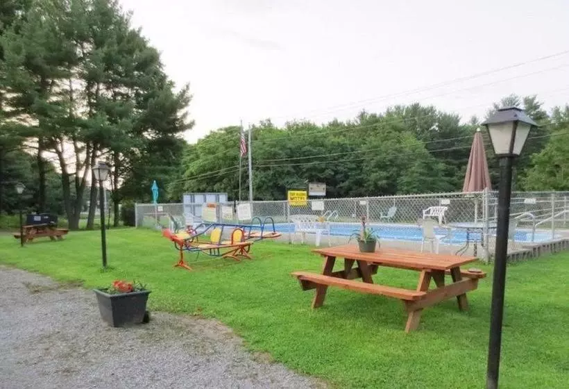 Four Seasons Motel Malone