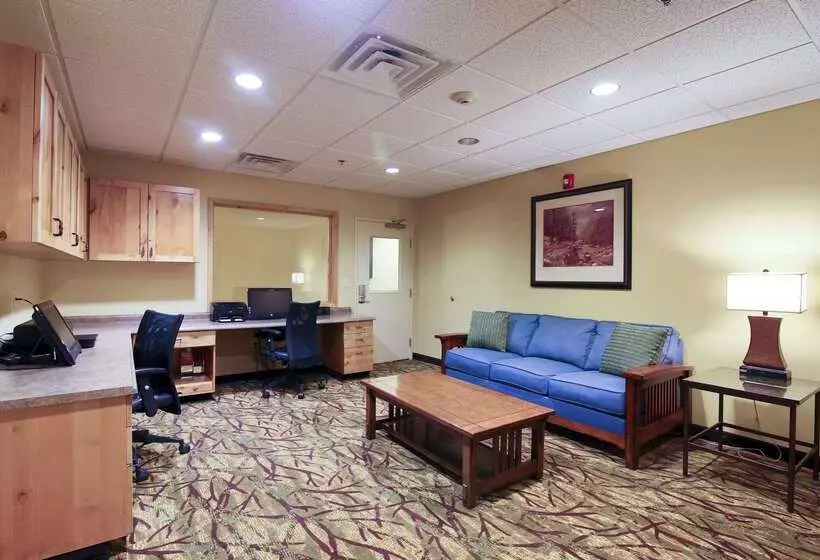 Hawthorn Extended Stay By Wyndham Minot