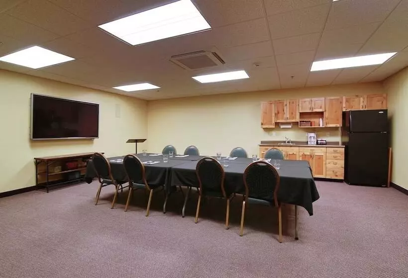 Hawthorn Extended Stay By Wyndham Minot