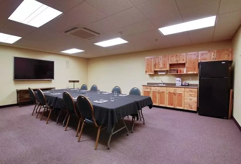 Hawthorn Extended Stay By Wyndham Minot